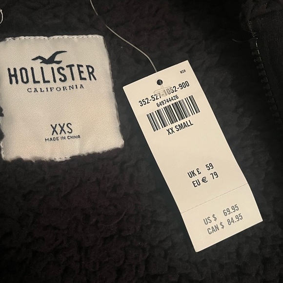 Hollister Sherpa Sweater - Picture 2 of 3